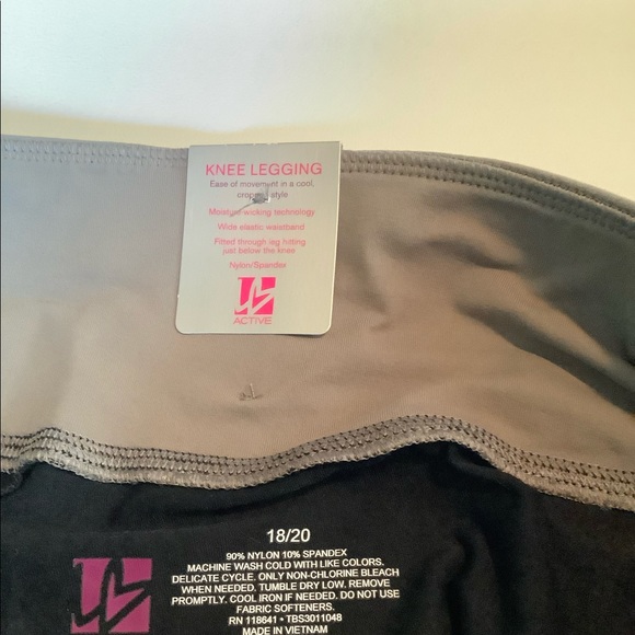 Lane Bryant XL Black Active Capri - Picture 5 of 9